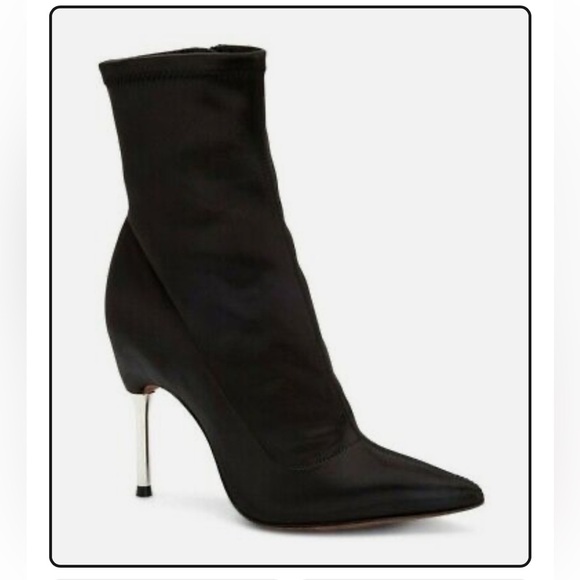 BCBGMAXAZRIA Women’s Black Stretch Satin Jolie Boot
PRE~LOVED EXCELLENT COND!! - Picture 1 of 8
